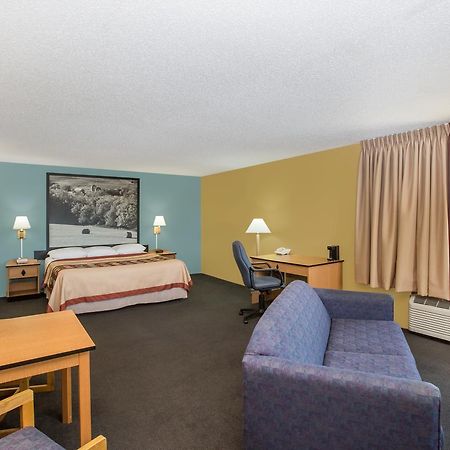 Super 8 by Wyndham Clarinda Motel Bagian luar foto