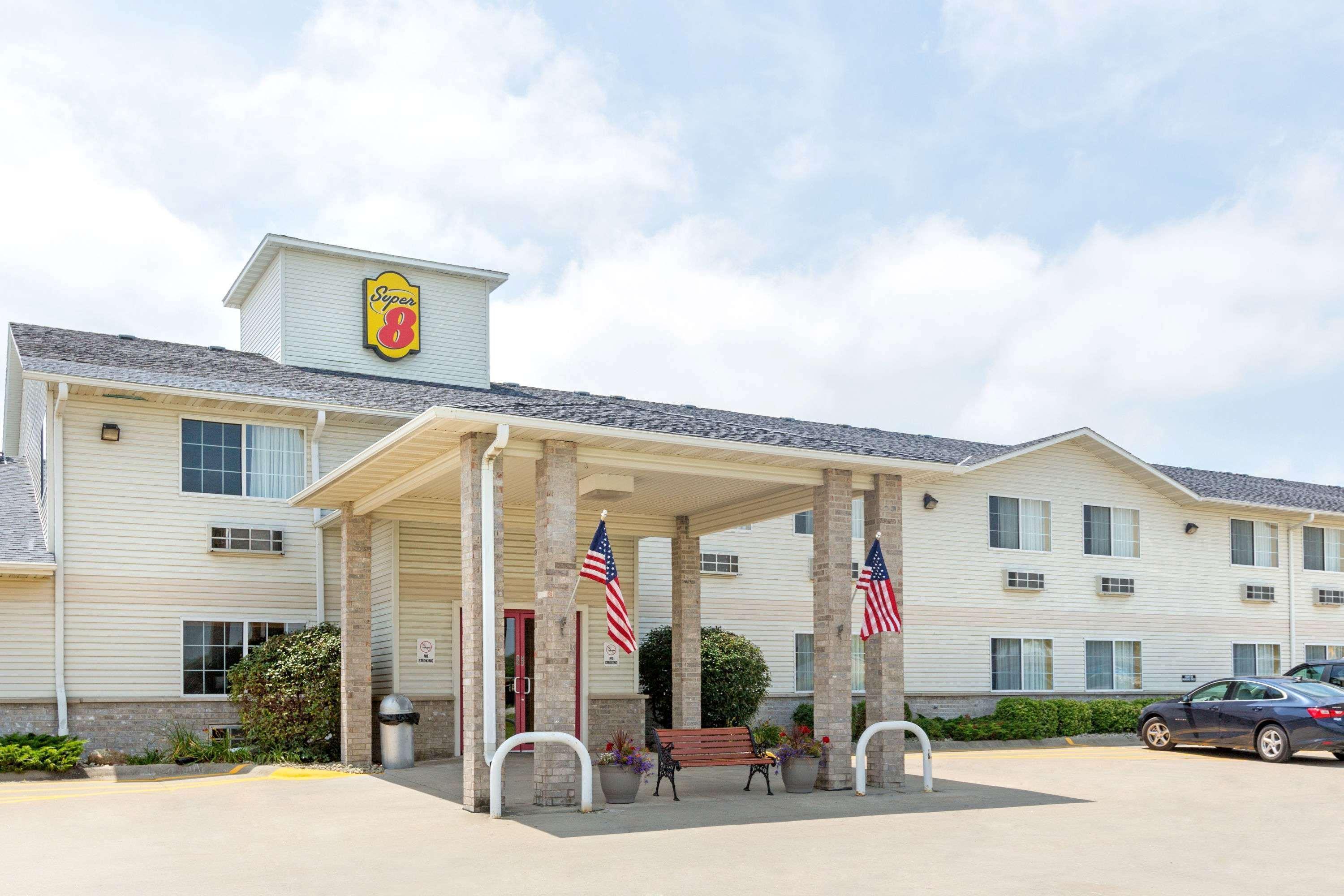 Super 8 by Wyndham Clarinda Motel Bagian luar foto