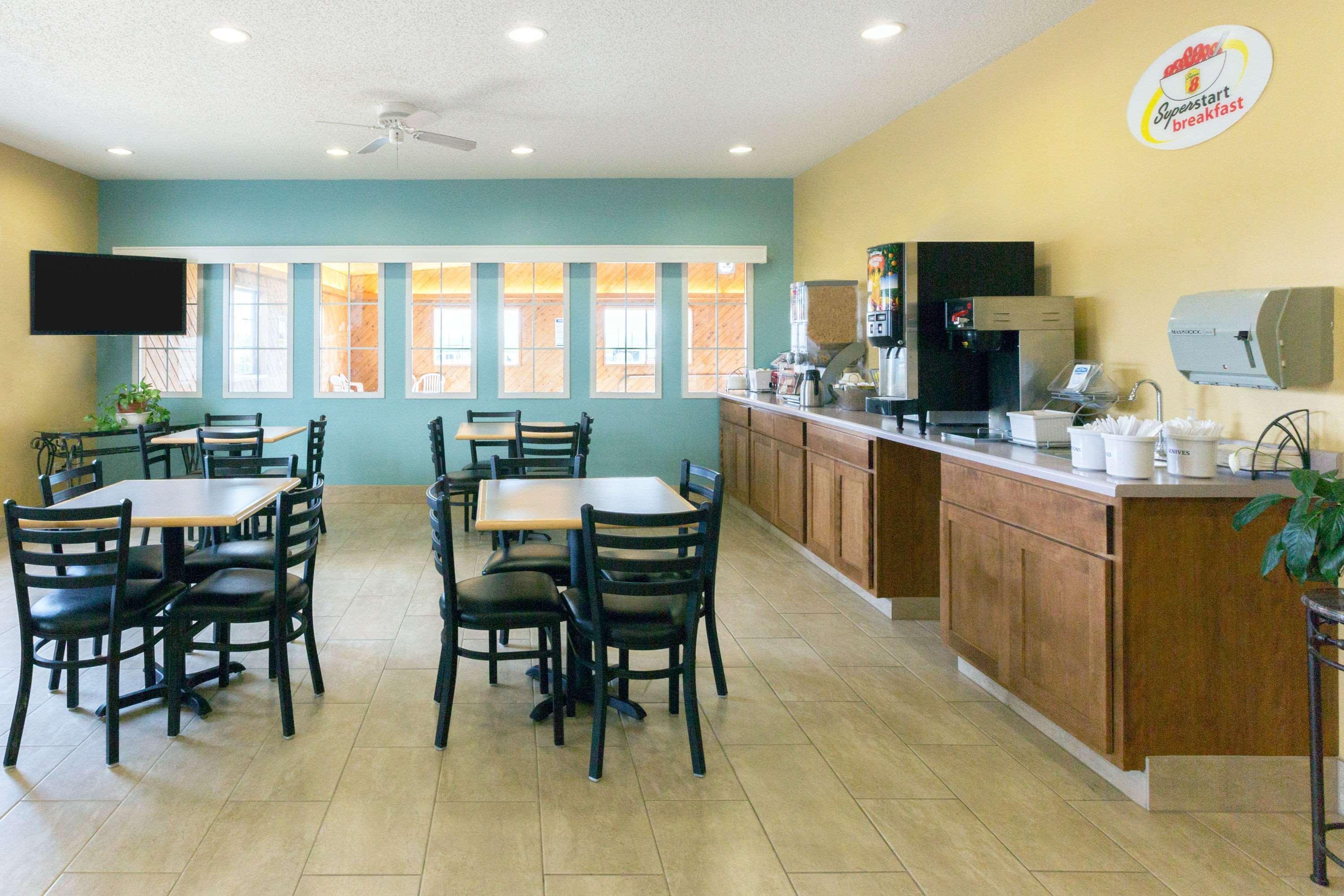 Super 8 by Wyndham Clarinda Motel Bagian luar foto